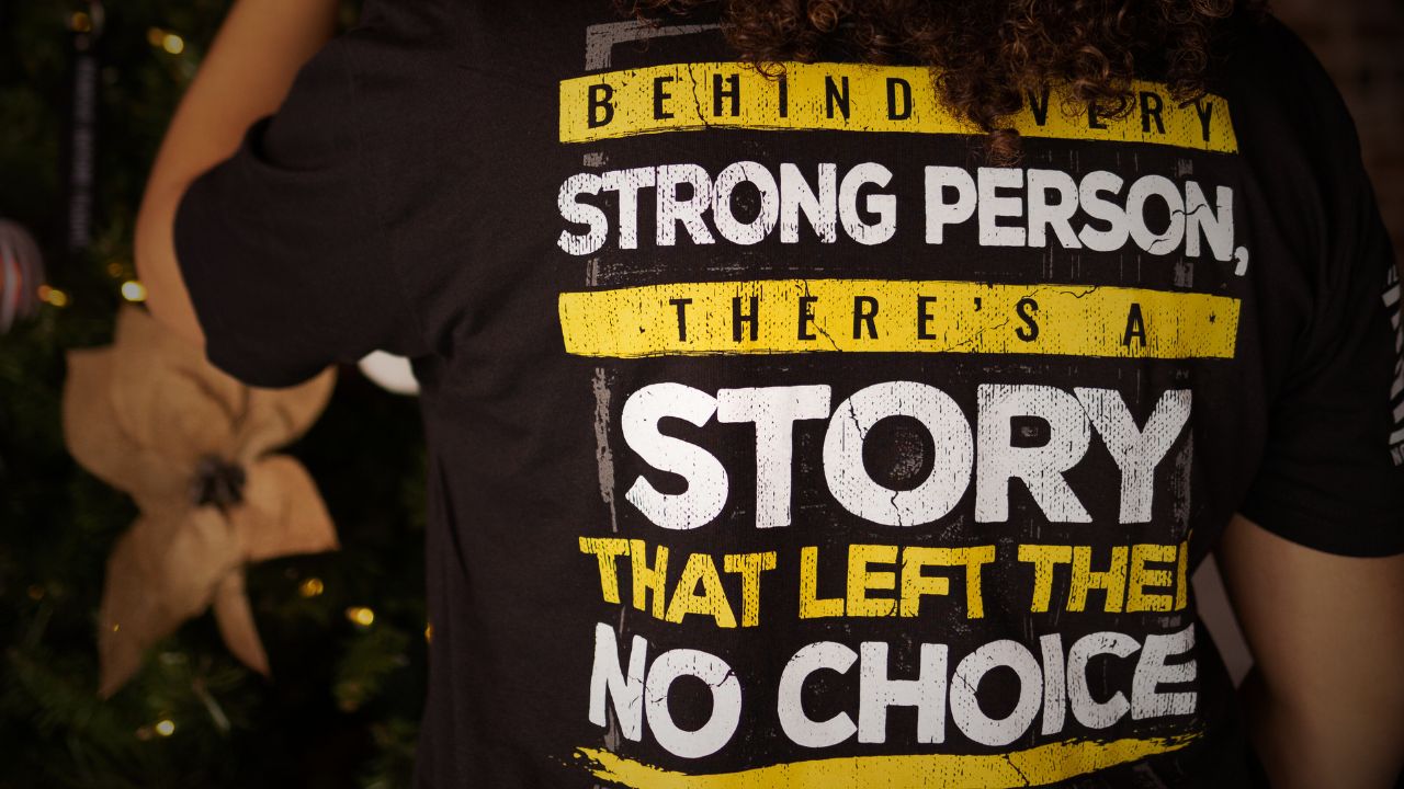 Stay Strong Tee Black Friday
