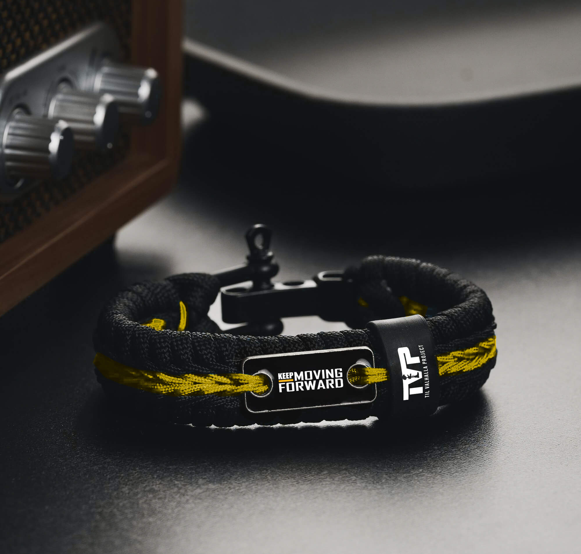 Keep Moving Forward - Paracord Bracelet